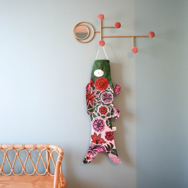Madame Mo vlieger Pink Blossom koinobori (S)